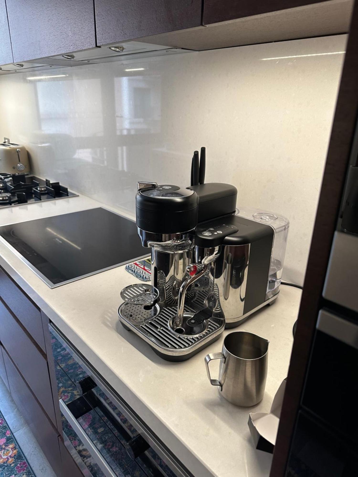 Private 1 Bed Accom With Bathroom In A 3 Bed Apartment - Melb Cbd, Regency Towers - Free Parking, Wifi And Pool 墨尔本 外观 照片